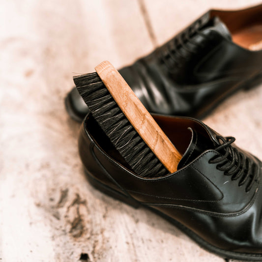 Shoe Shine Brush with Dark Horsehair & Oak Wood