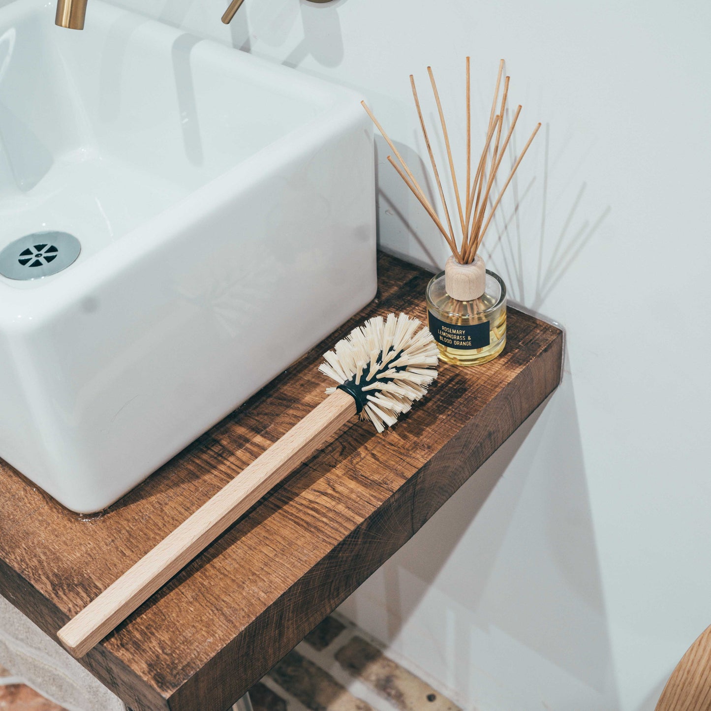 Loo Brush with Round Beechwood Handle