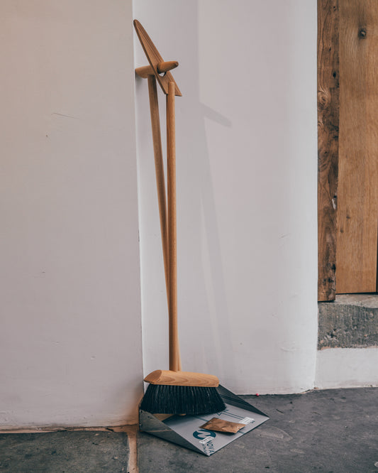 Freestanding Dustpan & Brush Set